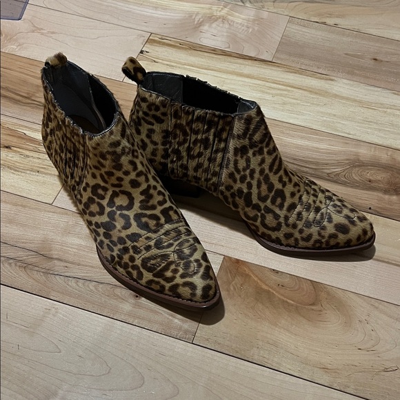Buttero Shoes - Buttero Leopard Print Ankle Booties